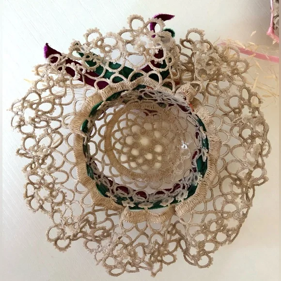 Victorian lace 4" hat Satin roses, velvet ribbon, Mauve, burgundy, Emerald plume - Picture 4 of 11